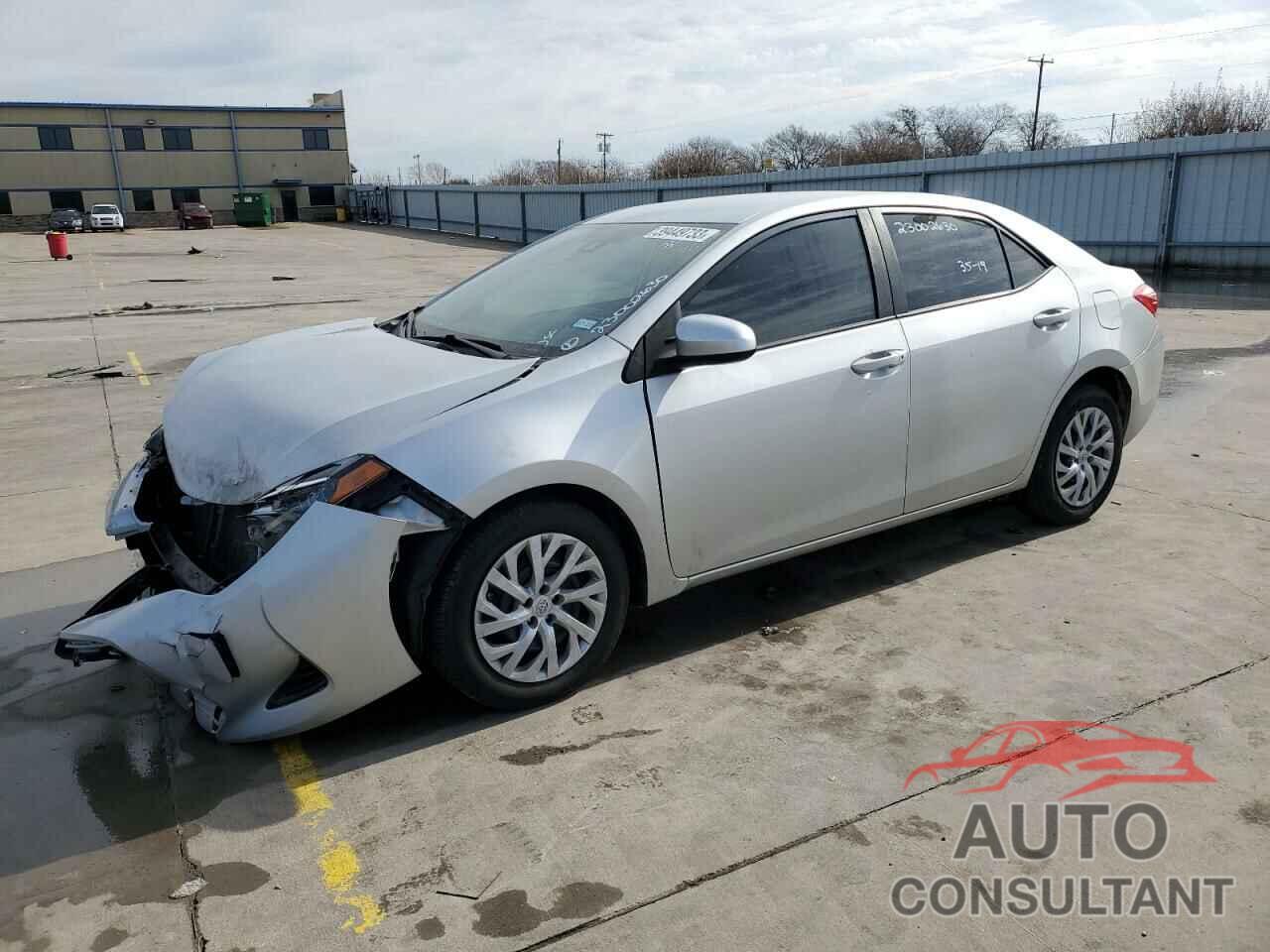 TOYOTA COROLLA 2018 - 5YFBURHE0JP812746