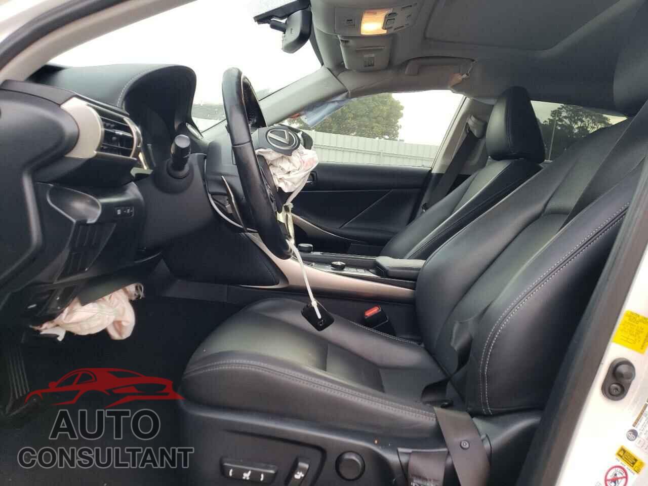 LEXUS IS 2016 - JTHBA1D24G5015846