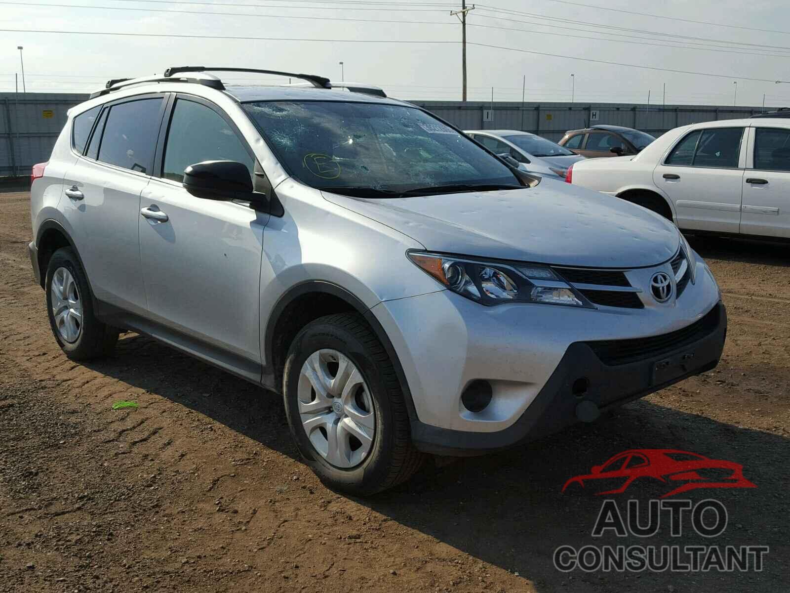 TOYOTA RAV4 LE 2015 - JTMBFREV8FD170186