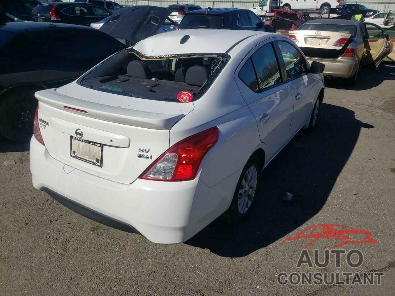 NISSAN VERSA 2018 - 3N1CN7AP1JL832618