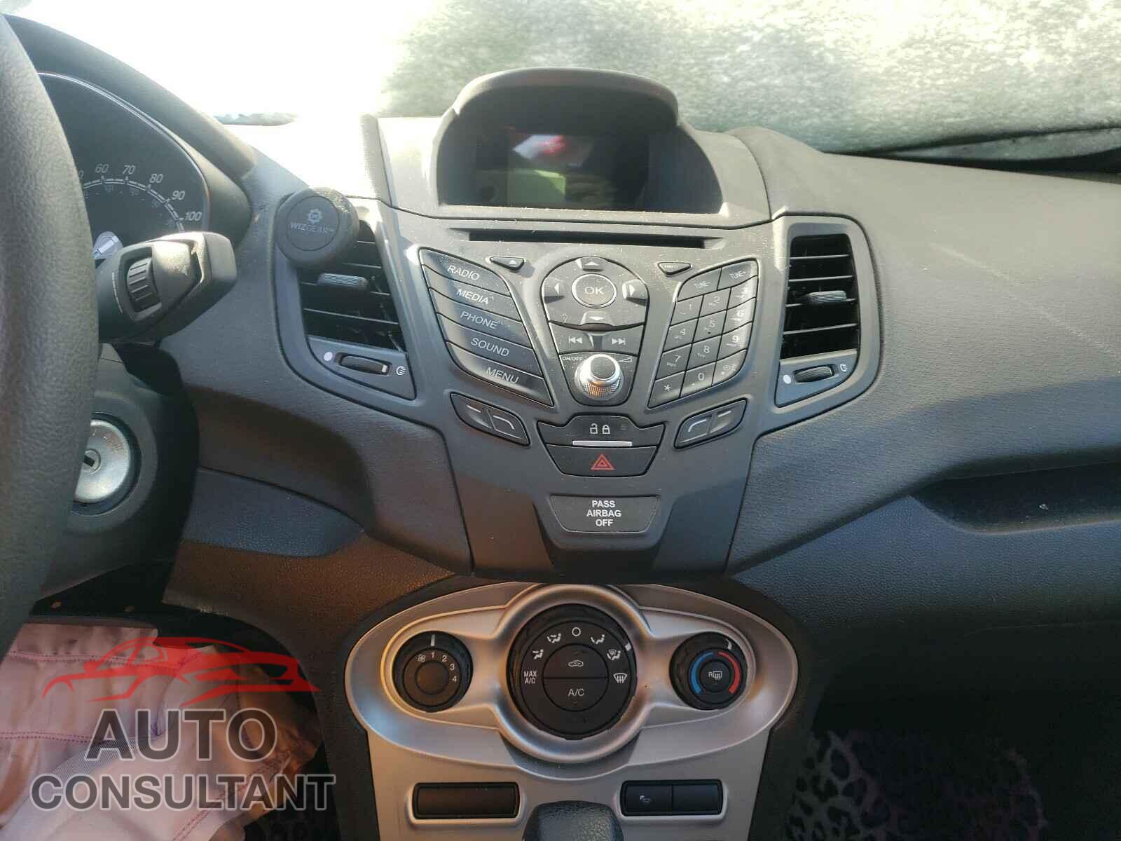 FORD FIESTA 2017 - 3FADP4EJ0HM132678