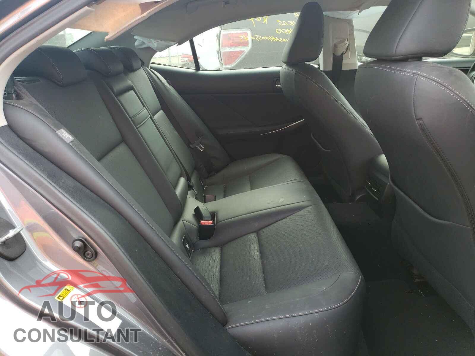 LEXUS IS 2016 - 3N1CP5DVXLL575907