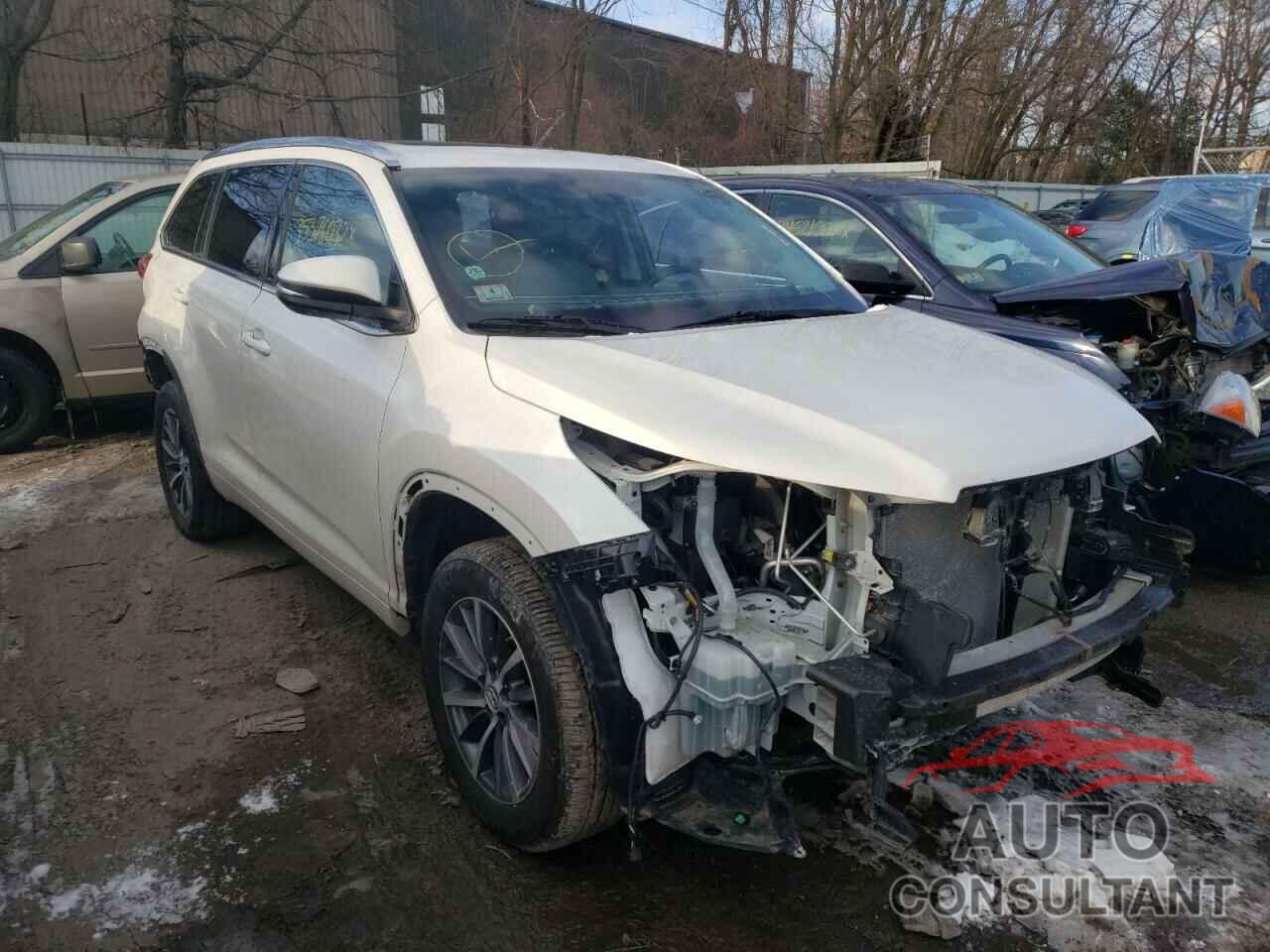 TOYOTA HIGHLANDER 2018 - 5TDJZRFHXJS867772