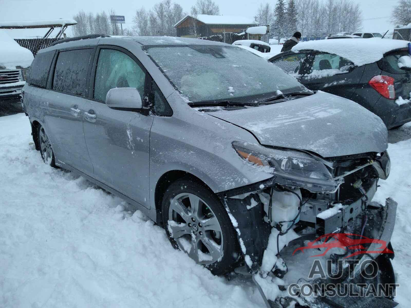 TOYOTA SIENNA 2018 - 5TDXZ3DC8JS945576