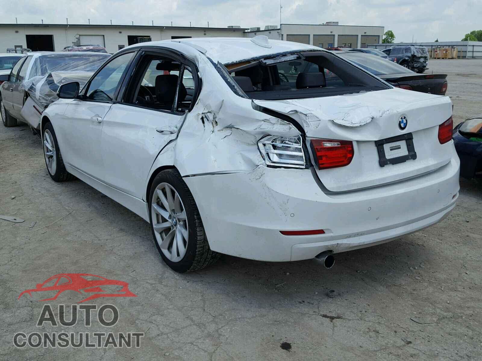 BMW 3 SERIES 2015 - WBA3C3G52FNT51136