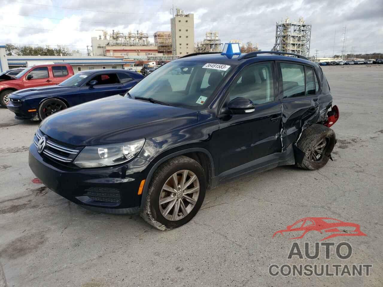 VOLKSWAGEN TIGUAN 2017 - WVGAV7AX5HK048714