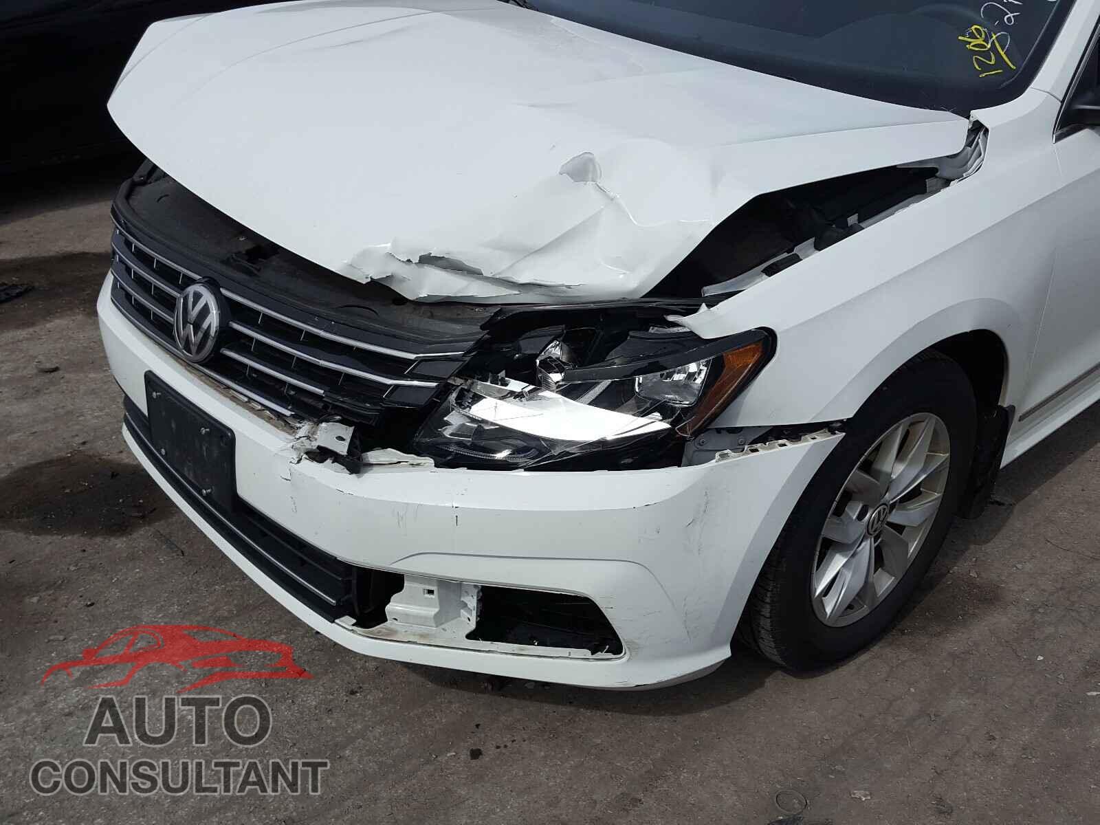 VOLKSWAGEN PASSAT 2017 - 1VWAT7A33HC021509