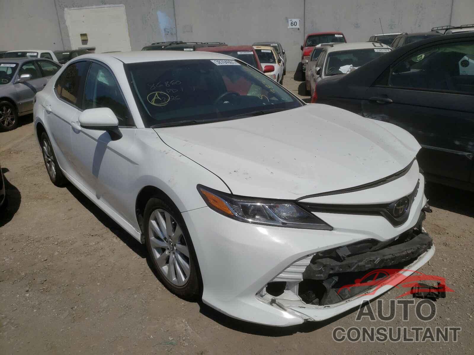 TOYOTA CAMRY 2018 - 4T1B11HK1JU075815