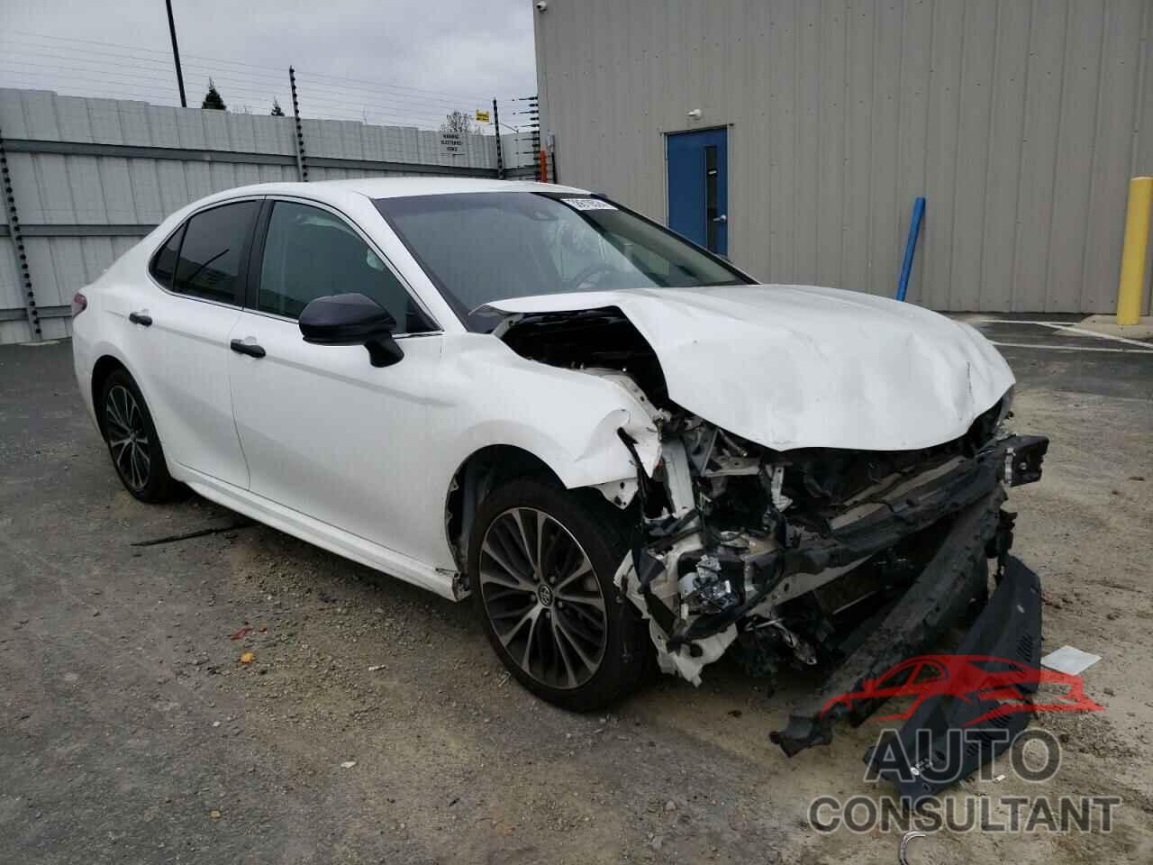 TOYOTA CAMRY 2018 - 4T1B11HK0JU603991