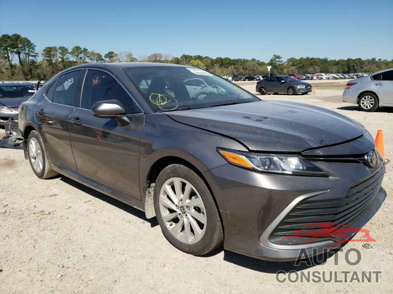 TOYOTA CAMRY 2021 - 4T1C11AK3MU440823