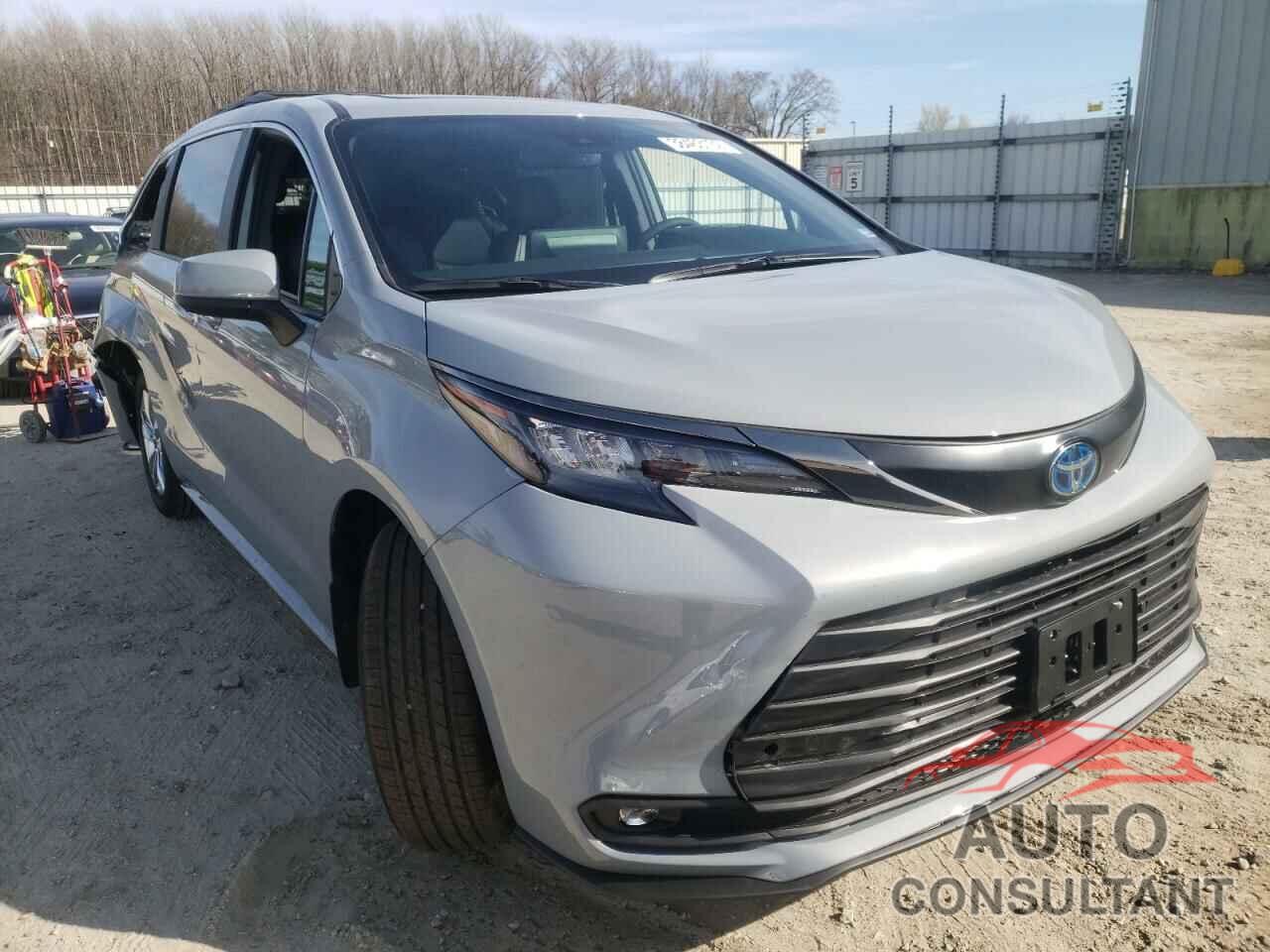 TOYOTA SIENNA 2022 - 5TDASKFC6NS053527