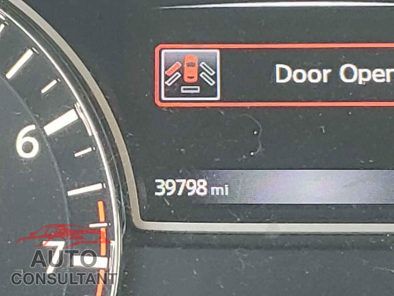 NISSAN PATHFINDER 2017 - 5N1DR2MM7HC680467