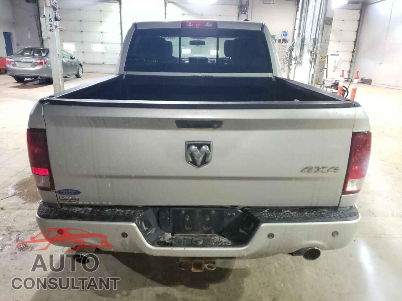 DODGE RAM 1500 2012 - 1C6RD7MT1CS107793