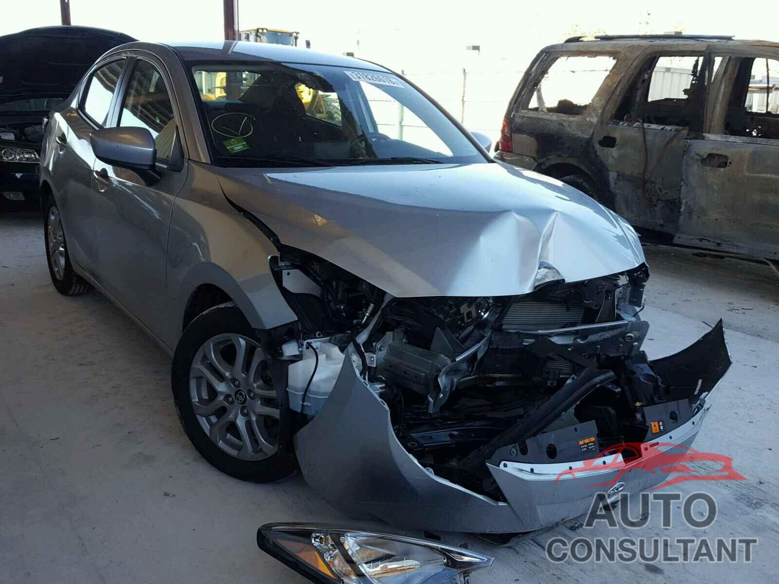 TOYOTA YARIS 2017 - 3MYDLBYV8HY165057