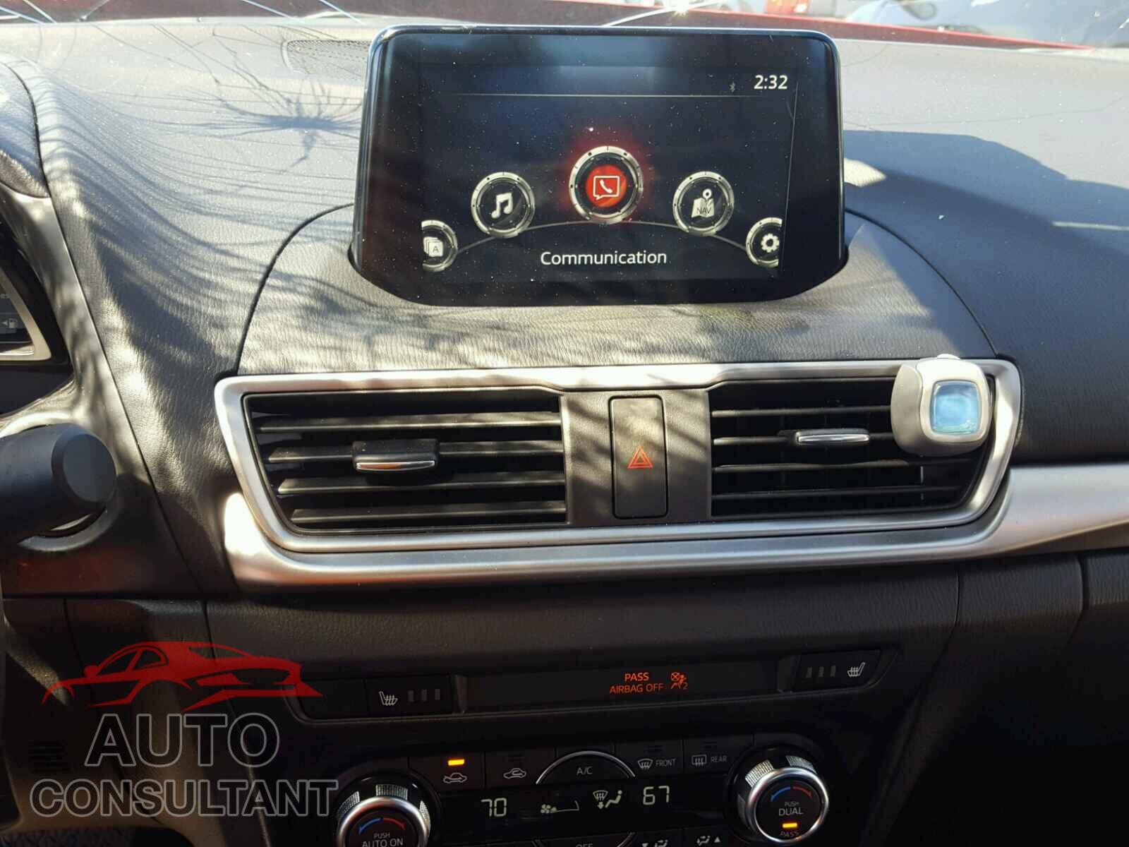 MAZDA 3 2017 - 3MZBN1V77HM148996