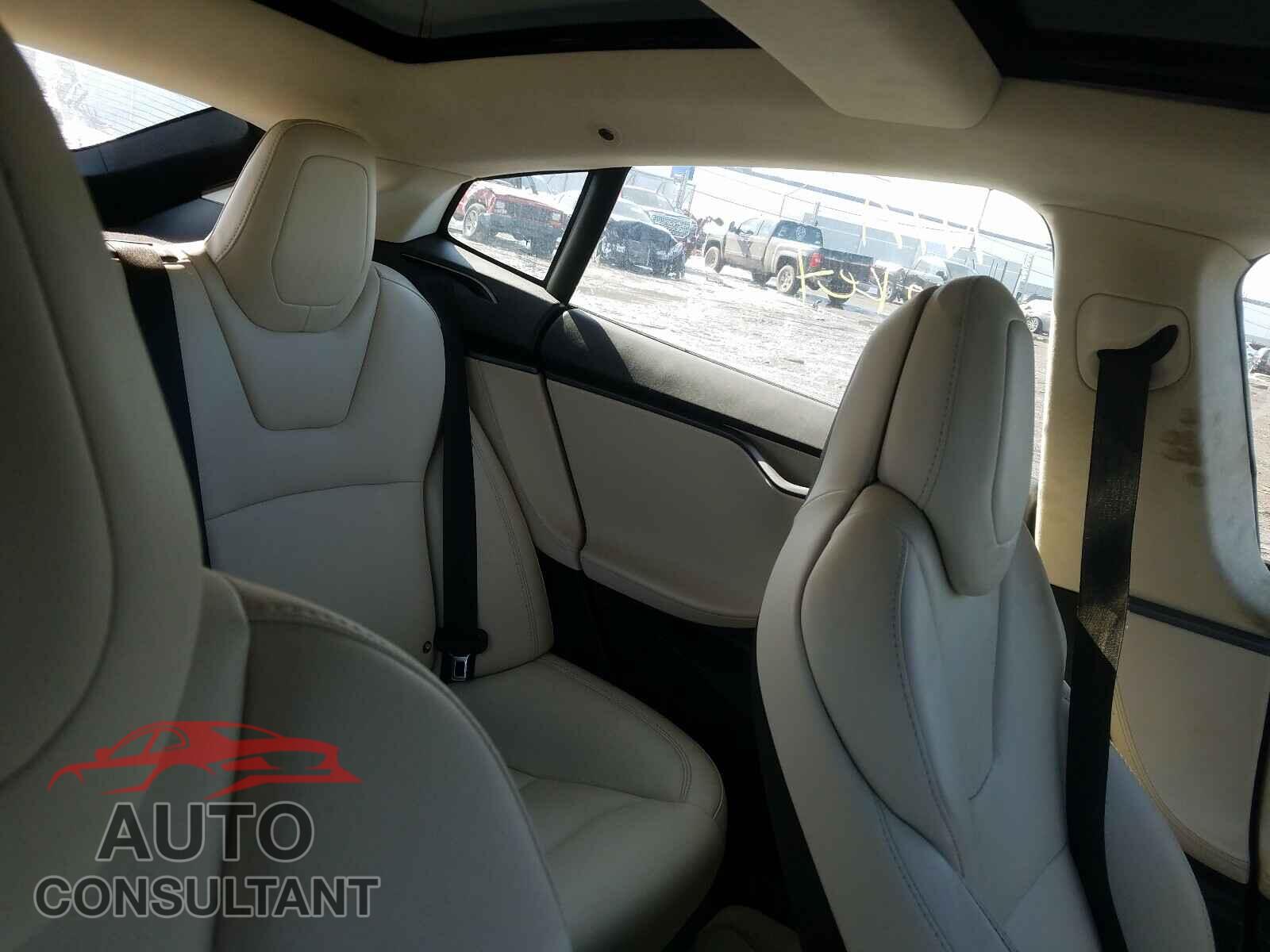 TESLA MODEL S 2018 - 5YJSA1E26JF276546