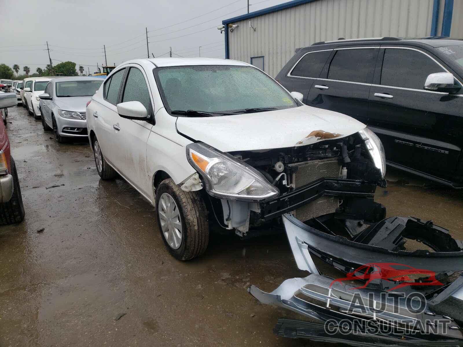 NISSAN VERSA 2017 - 3N1CN7APXHK462267