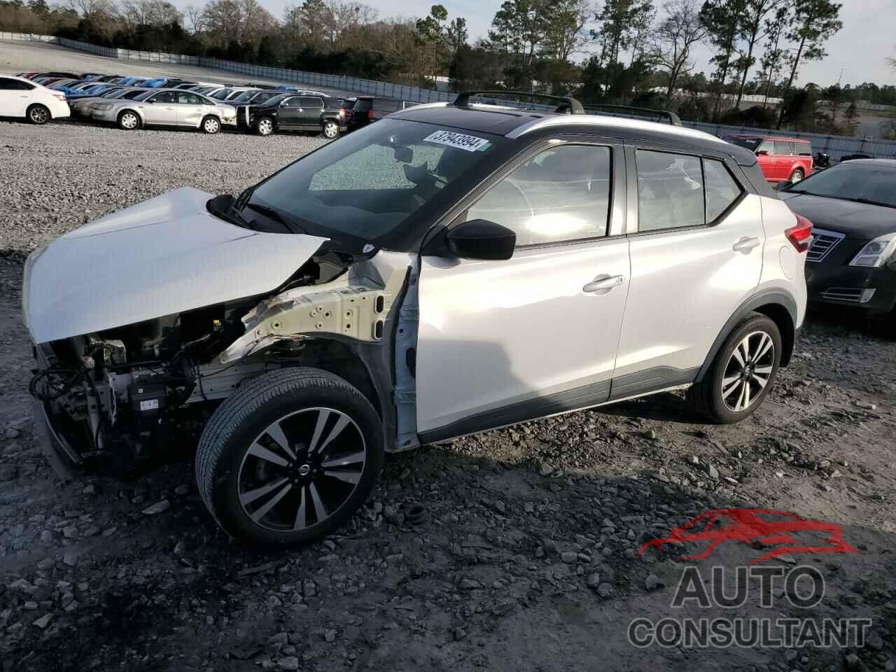 NISSAN KICKS 2018 - 3N1CP5CU0JL543392