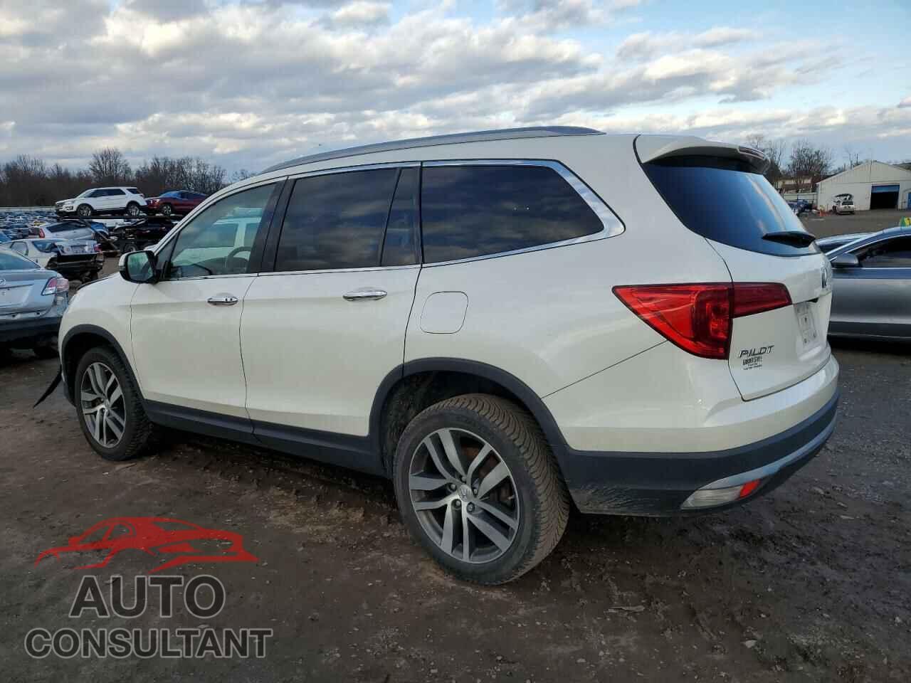 HONDA PILOT 2017 - 5FNYF6H99HB085909