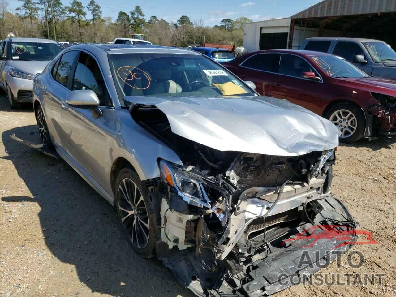 TOYOTA CAMRY 2018 - 4T1B11HK5JU615523