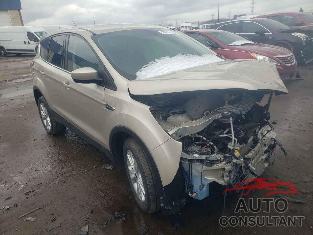 FORD ESCAPE 2017 - 1FMCU0GD4HUD38642