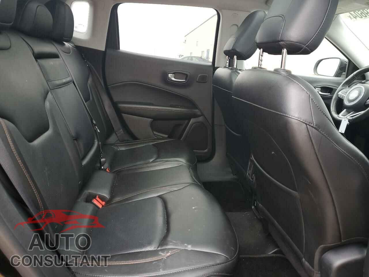 JEEP COMPASS 2018 - 3C4NJDCB5JT201730