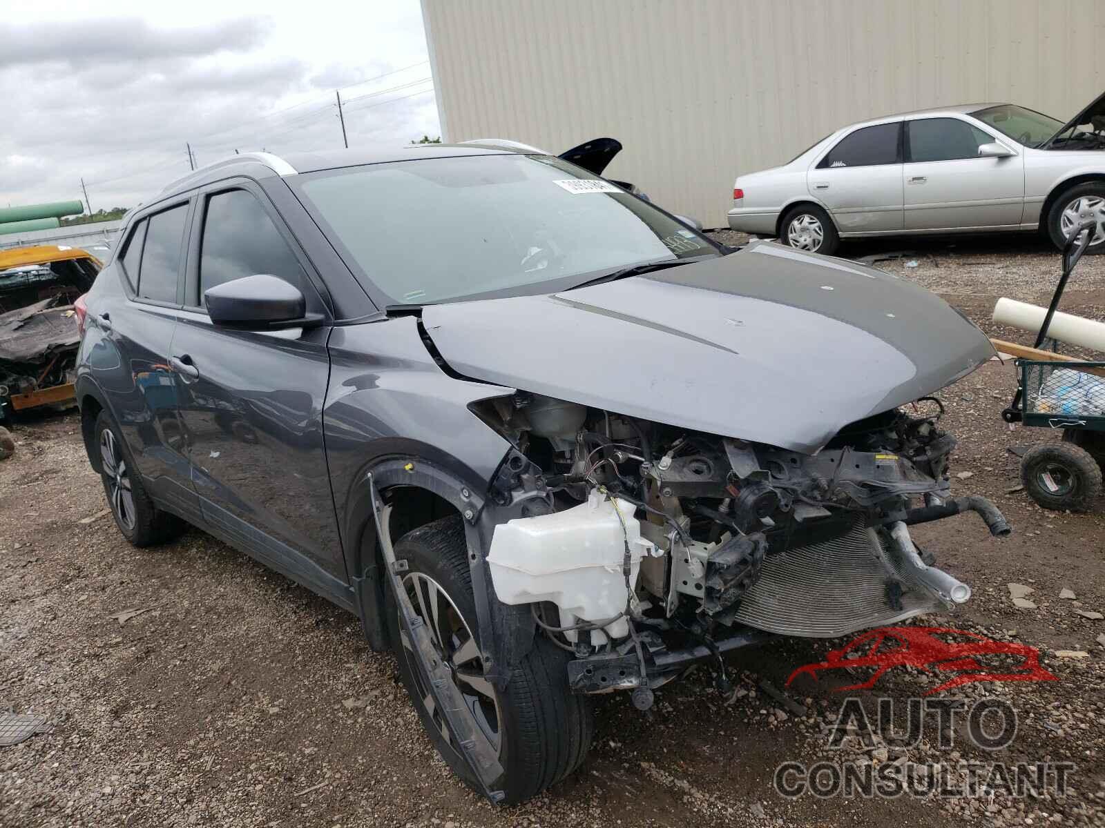 NISSAN KICKS 2018 - 3N1CP5CU5JL545493
