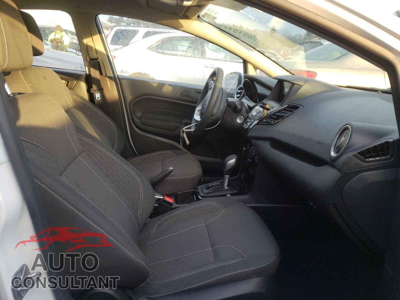 FORD FIESTA 2019 - 3FADP4EJ7KM150800