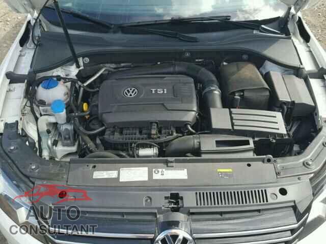 VOLKSWAGEN PASSAT 2015 - 1VWAS7A34FC011698