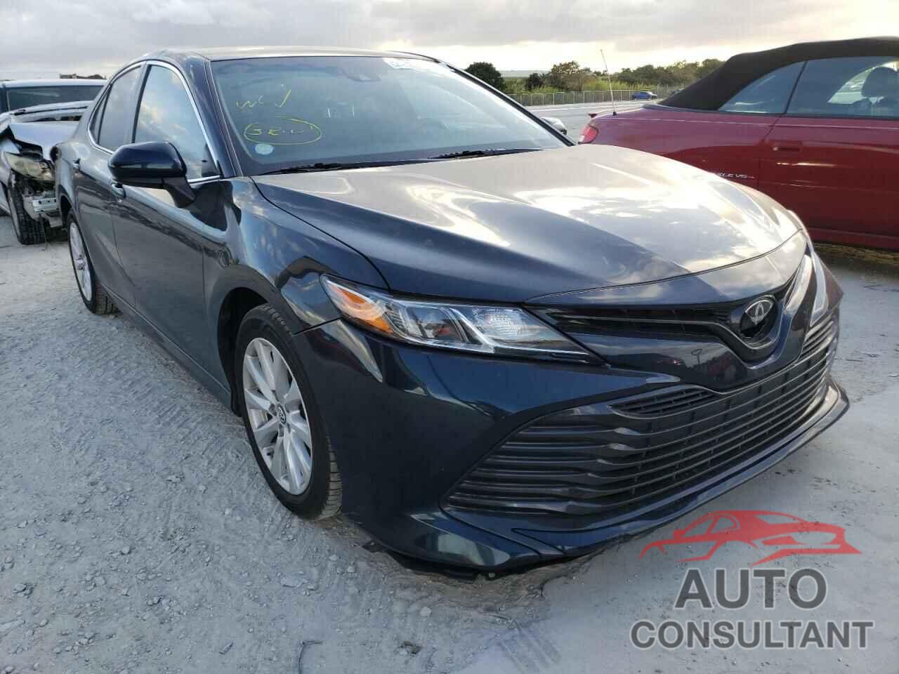 TOYOTA CAMRY 2018 - 4T1B11HK6JU517102
