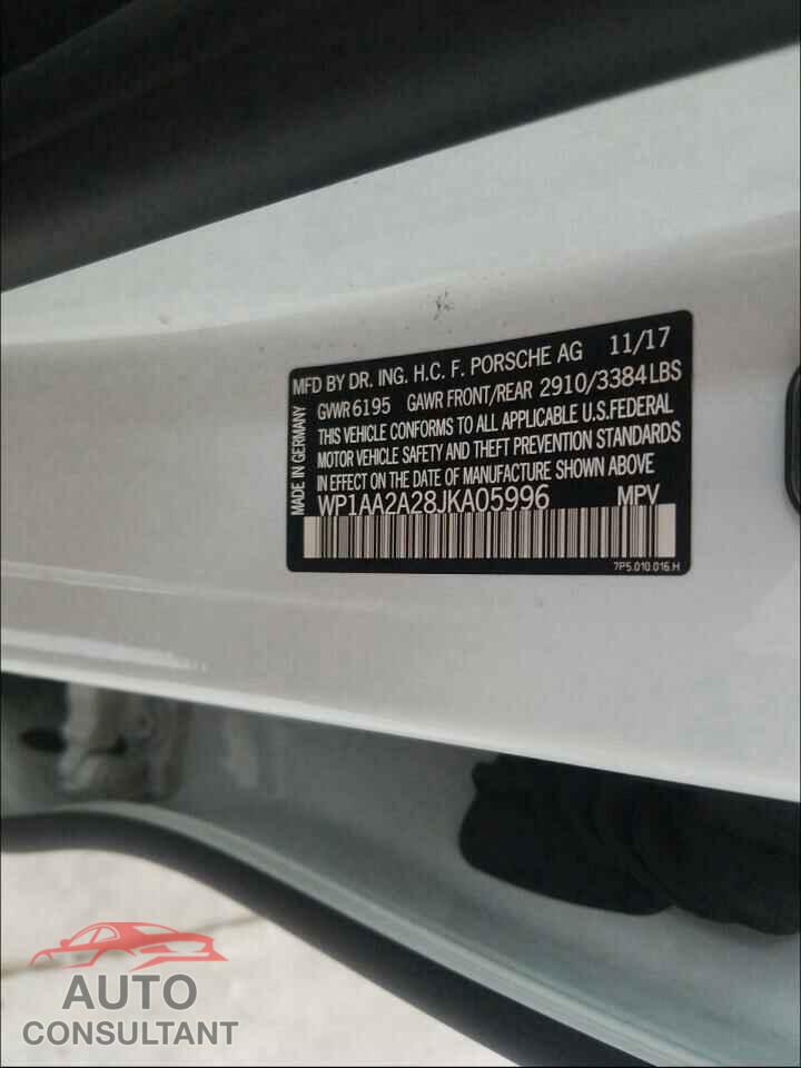 PORSCHE CAYENNE 2018 - WP1AA2A28JKA05996