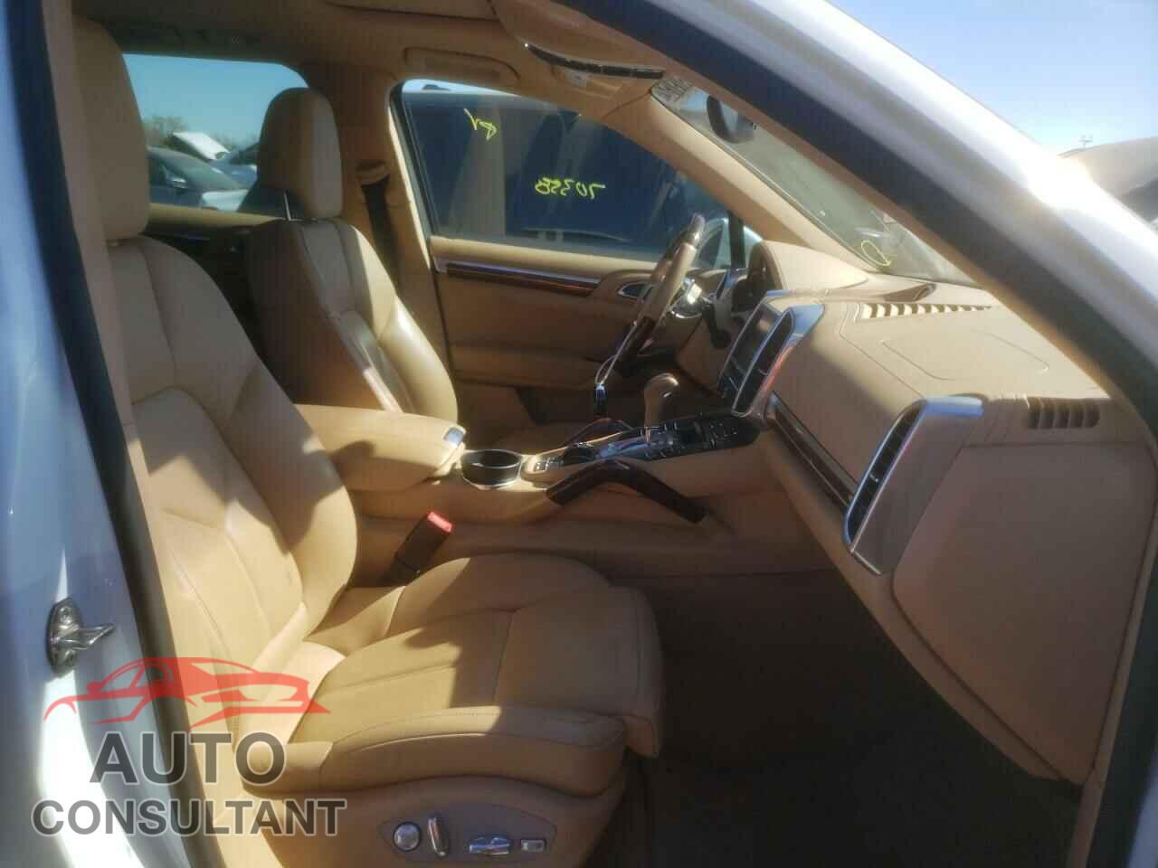 PORSCHE CAYENNE 2016 - WP1AA2A25GLA05411