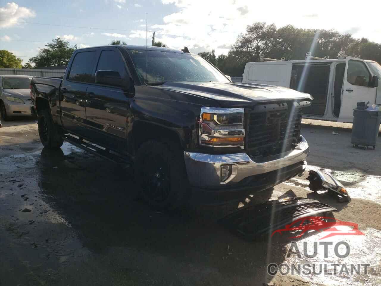 CHEVROLET SILVERADO 2018 - 3GCUKREC8JG465268