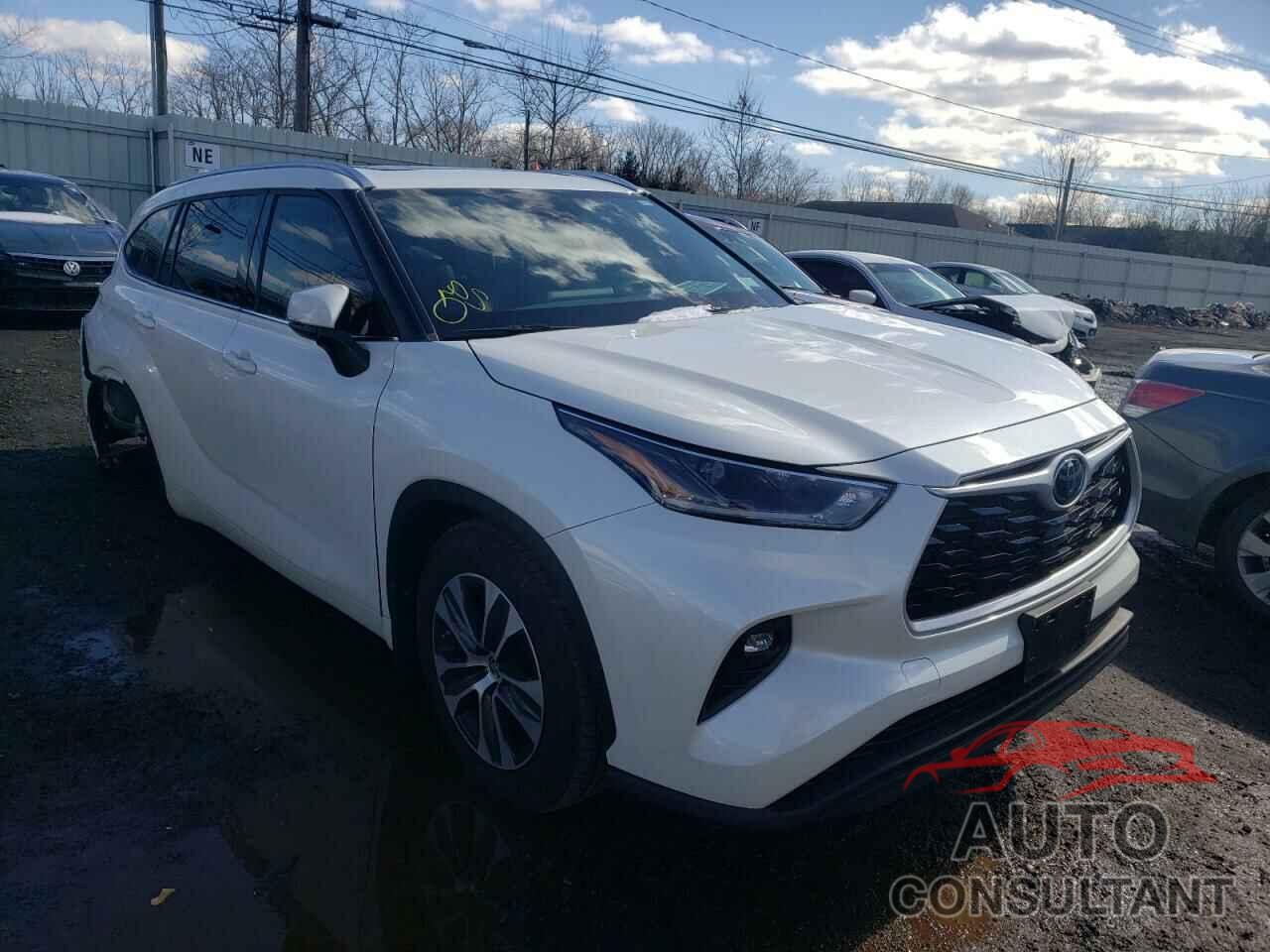 TOYOTA HIGHLANDER 2021 - 5TDGZRBH2MS540271
