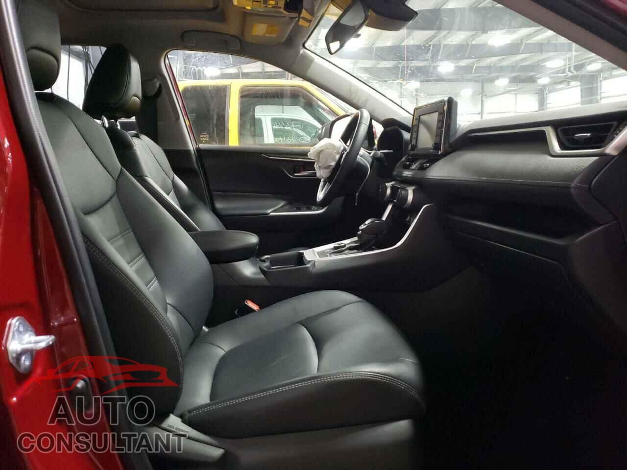 TOYOTA RAV4 2021 - JTMB6RFV0MD014297