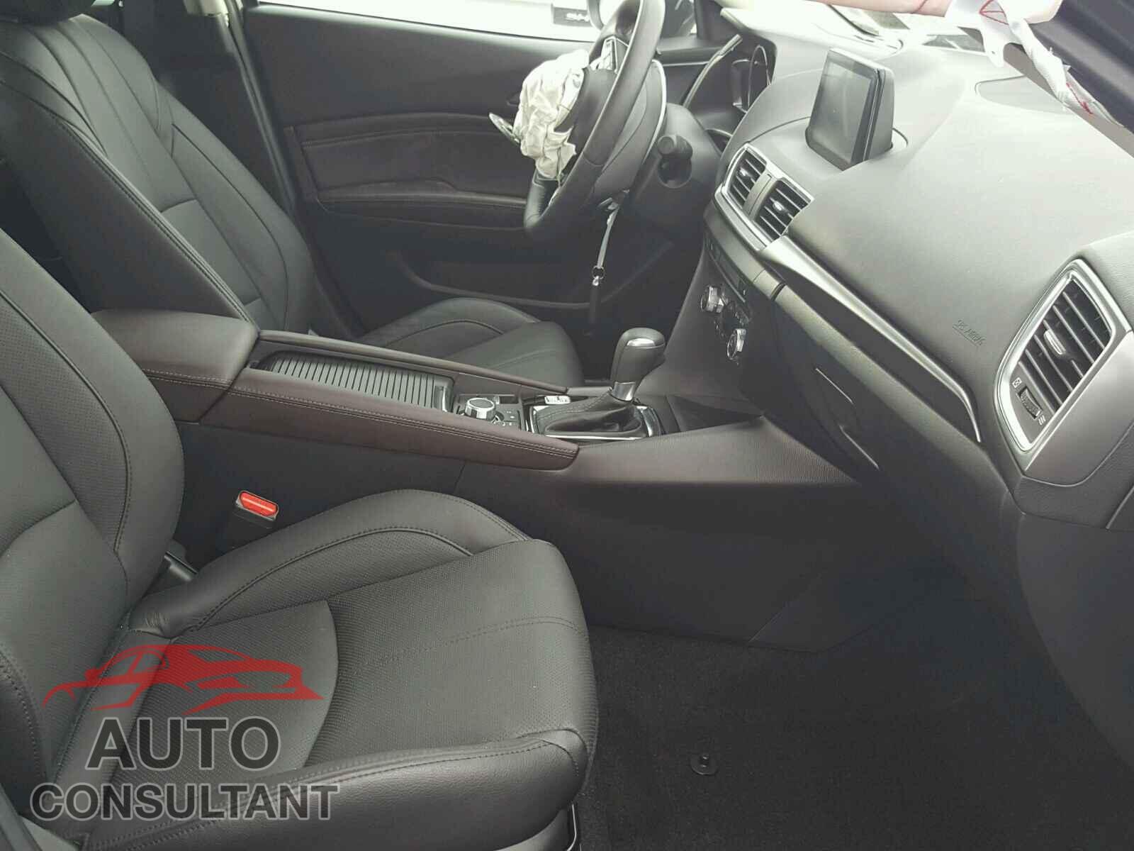 MAZDA 3 2017 - 3MZBN1W34HM136736