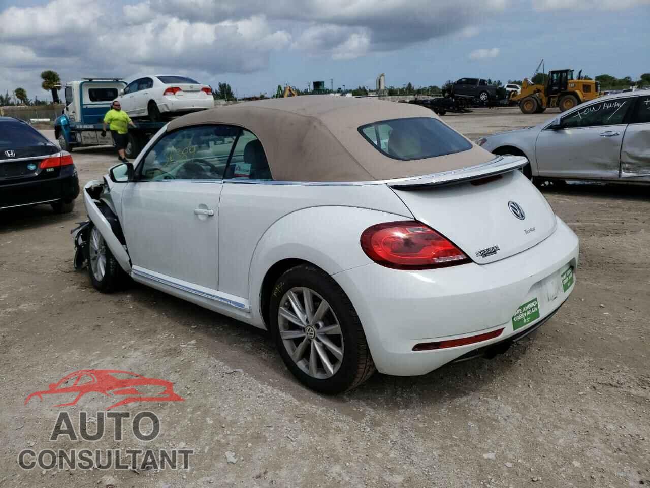 VOLKSWAGEN BEETLE 2018 - 3VW5DAAT8JM516580