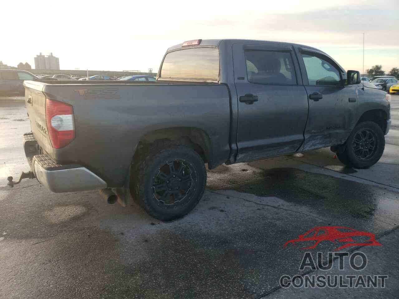 TOYOTA TUNDRA 2017 - 5TFDW5F11HX637995