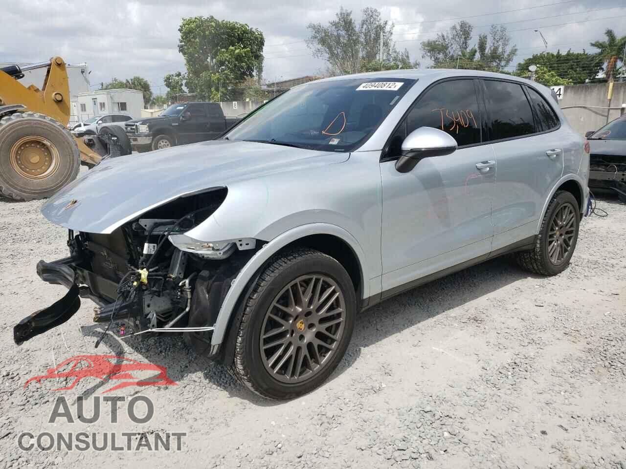 PORSCHE CAYENNE 2017 - WP1AA2A28HKA84516