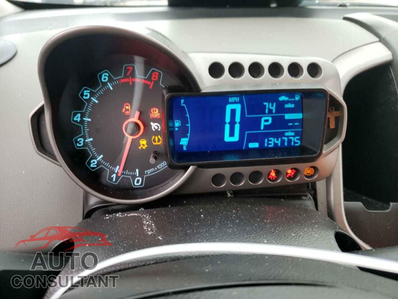 CHEVROLET SONIC 2015 - 1G1JC5SH8F4112020
