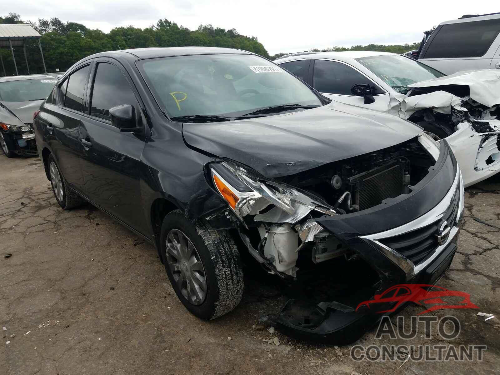 NISSAN VERSA 2018 - 3N1CN7AP9JL843432