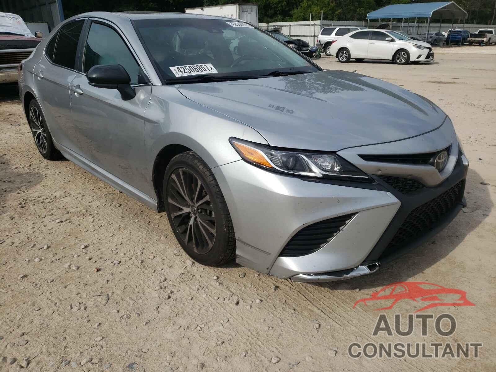 TOYOTA CAMRY 2018 - 4T1B11HK1JU666257