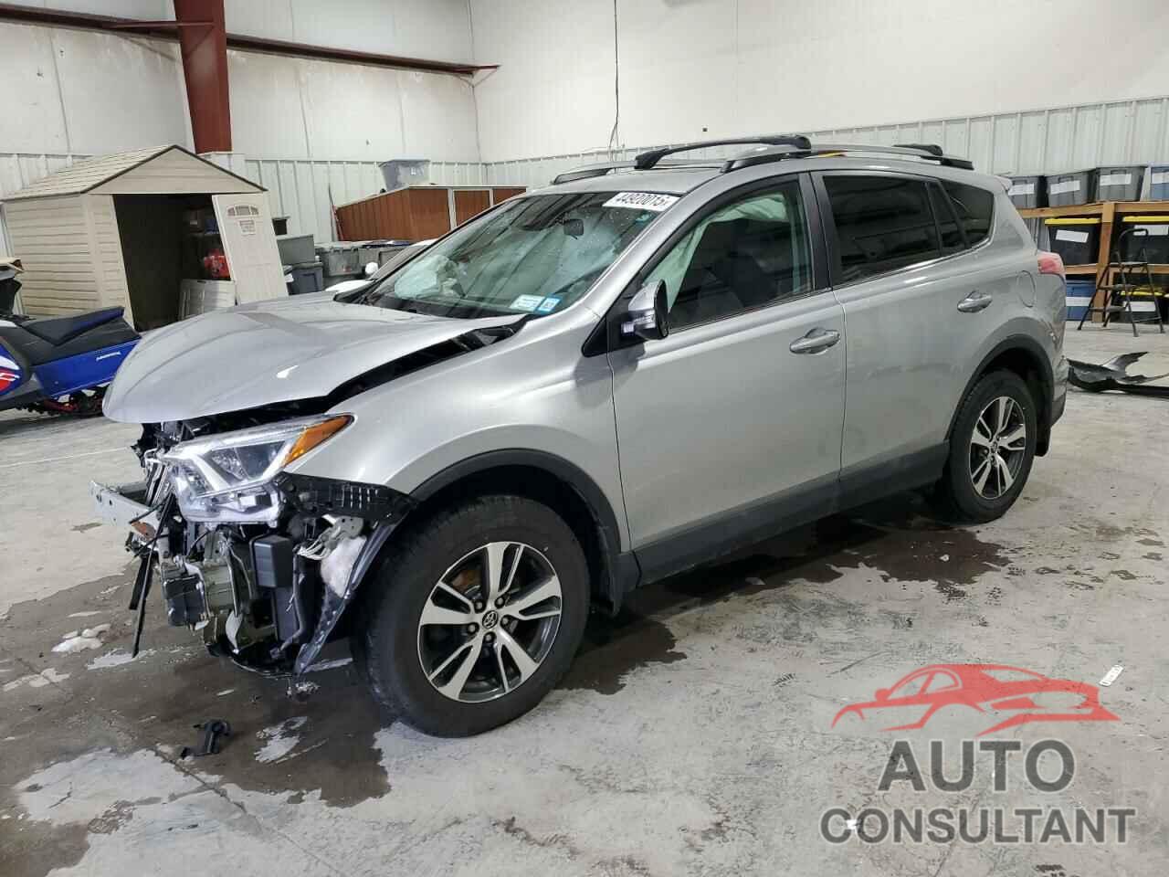 TOYOTA RAV4 2018 - 2T3RFREV5JW720535