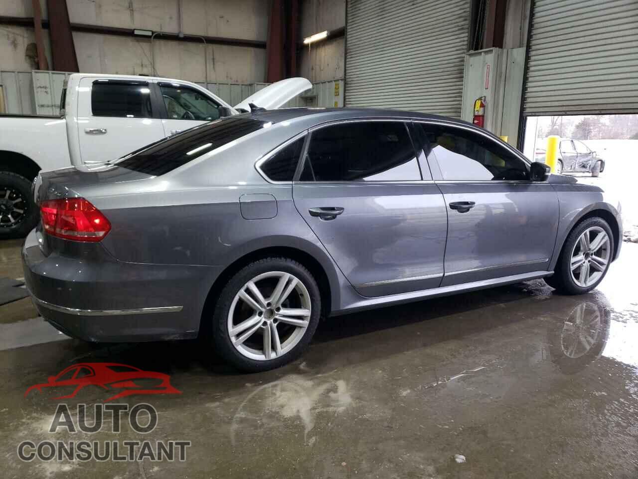 VOLKSWAGEN PASSAT 2013 - 1VWCN7A33DC036802