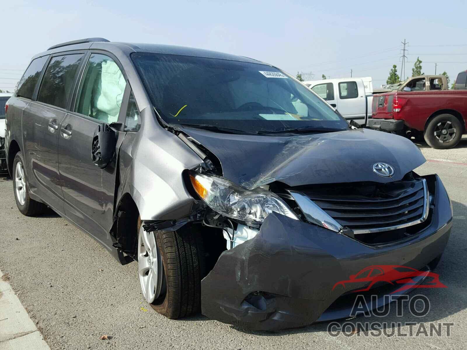 TOYOTA SIENNA LE 2017 - 5TDKZ3DC0HS830670