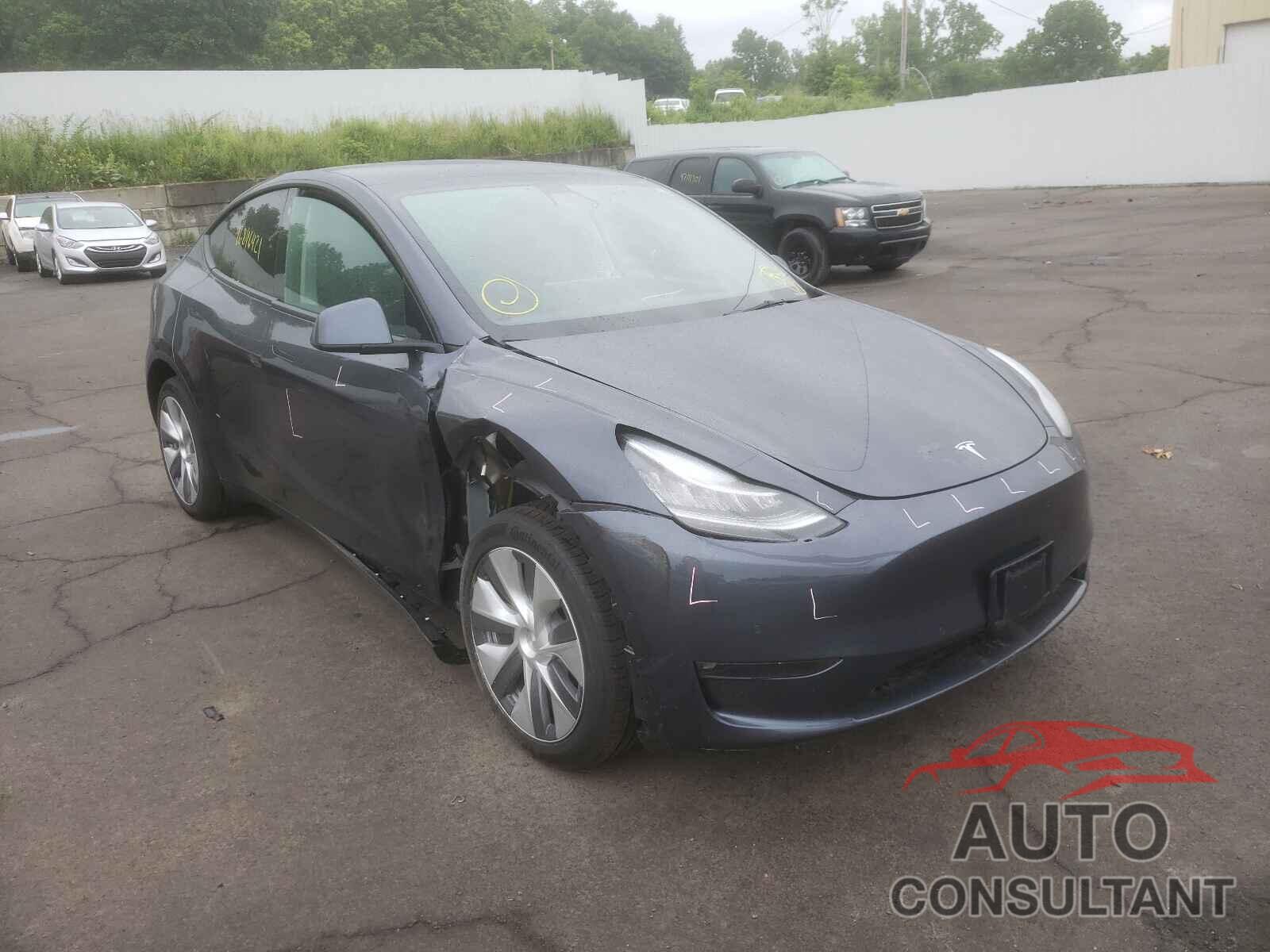 TESLA MODEL Y 2021 - 5YJYGDEE0MF144634