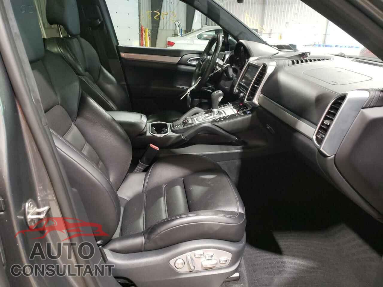 PORSCHE CAYENNE 2016 - WP1AD2A29GLA76585