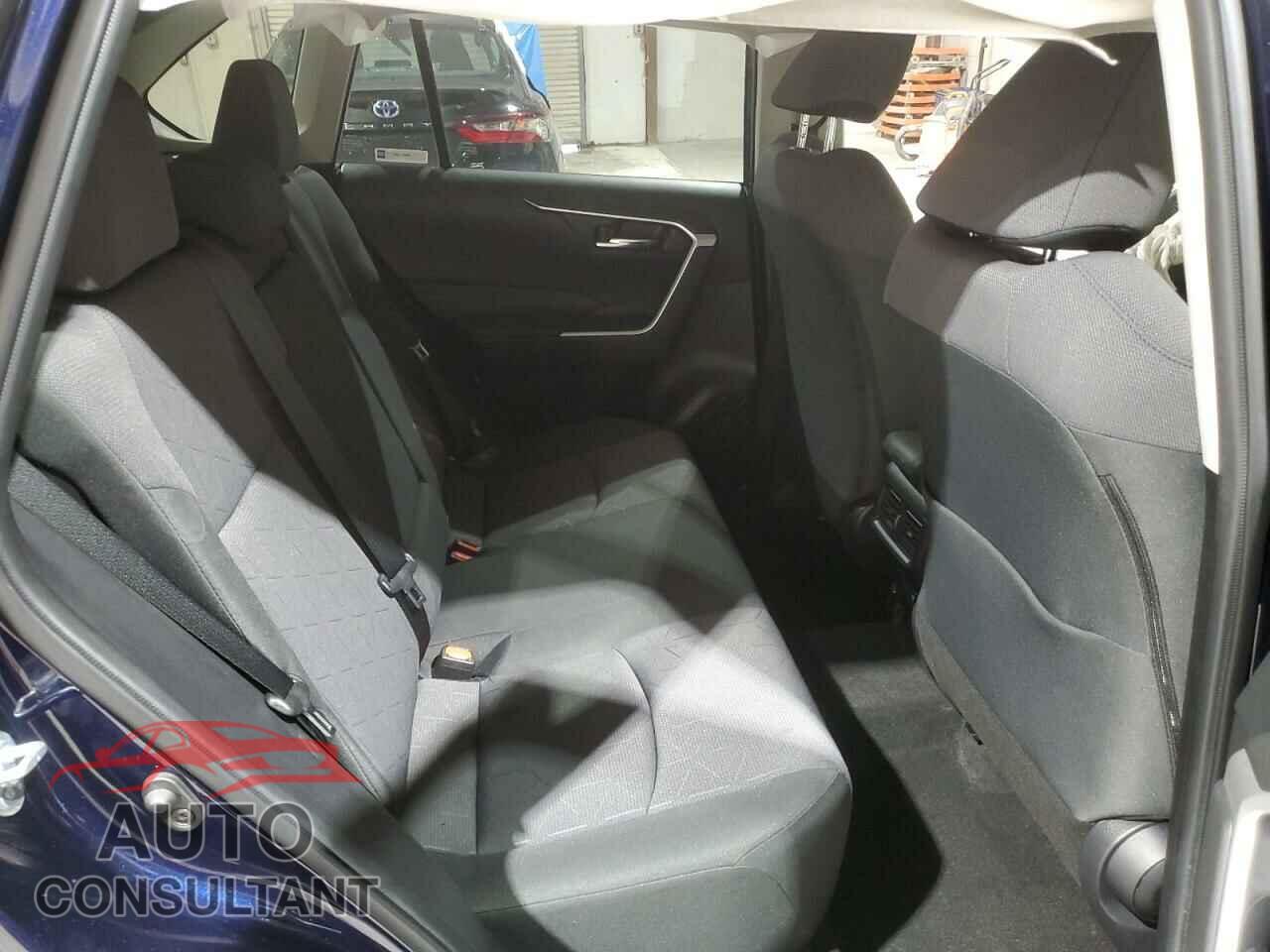 TOYOTA RAV4 2021 - JTMP1RFV1MD072925