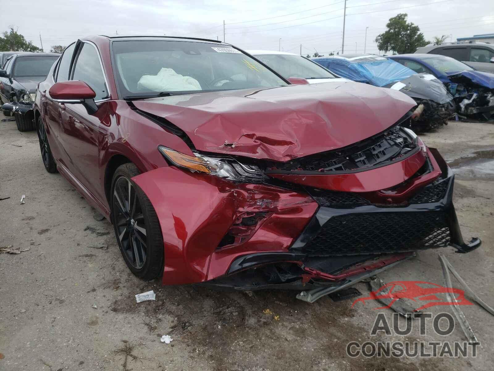 TOYOTA CAMRY 2018 - 4T1B61HK3JU589165