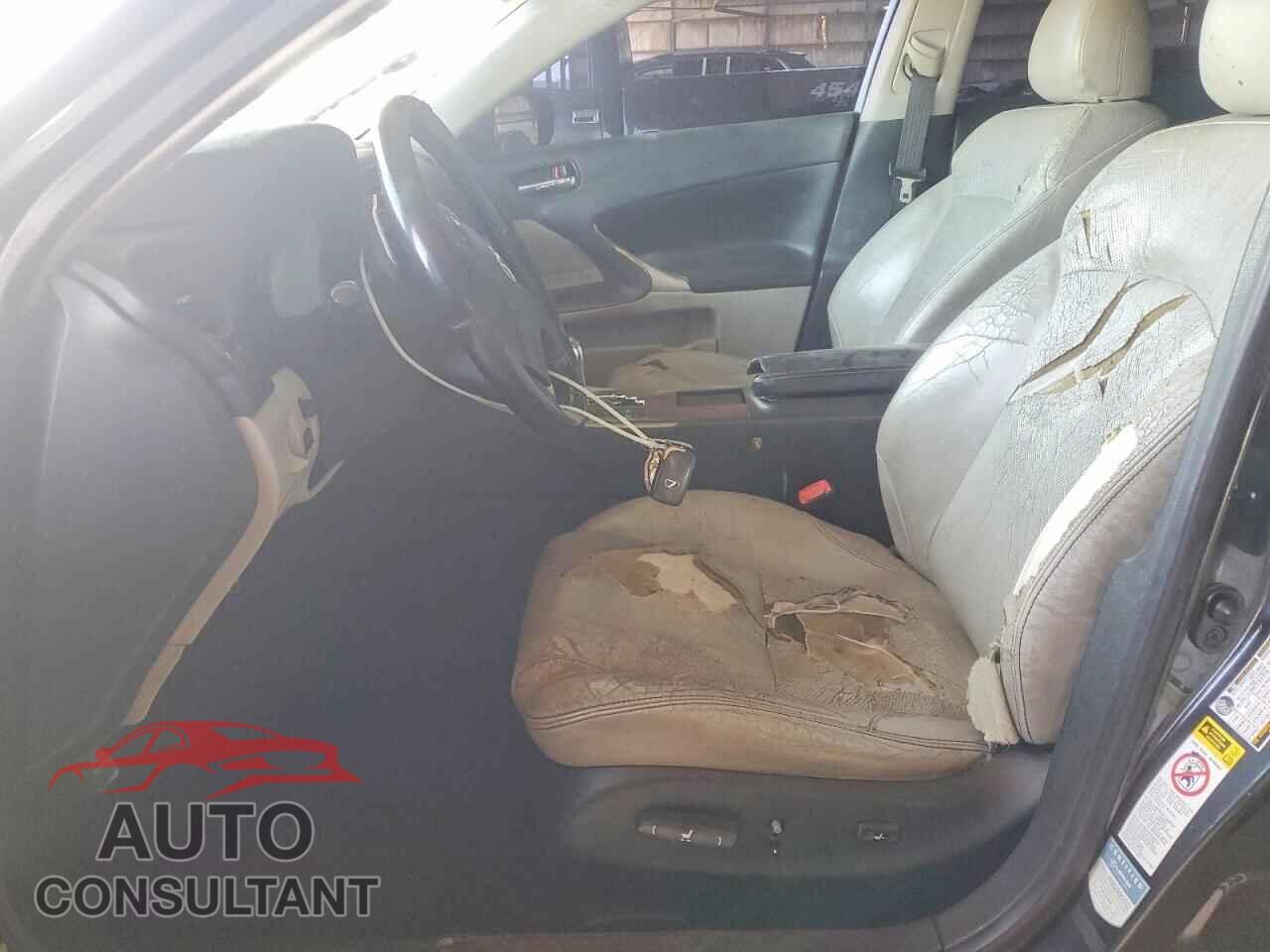 LEXUS IS 2009 - JTHBK262392085195